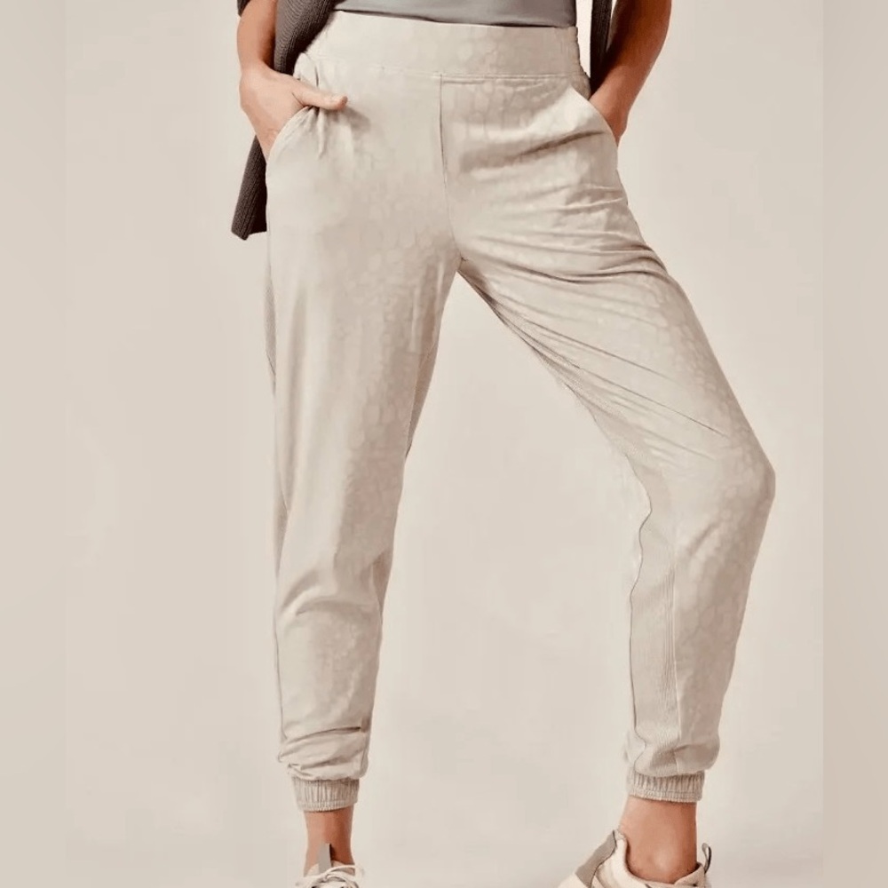 Athleta Brooklyn Textured Joggers in the leopard abalone grey color pattern